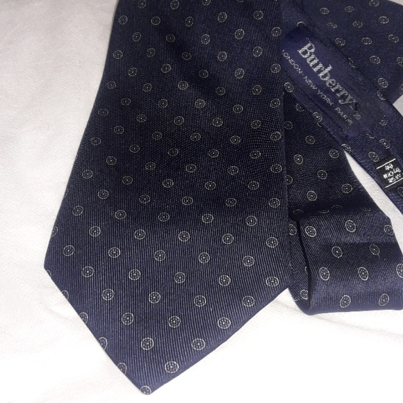 Burberry tie - Picture 5 of 5